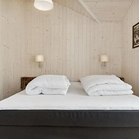 Elin - 200m From The Sea By Interhome Bøtø By